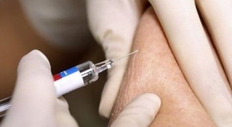 مصر تبدأ حملة التطعيم لفئة كبار السن وأصحاب الامراض المزمنة
